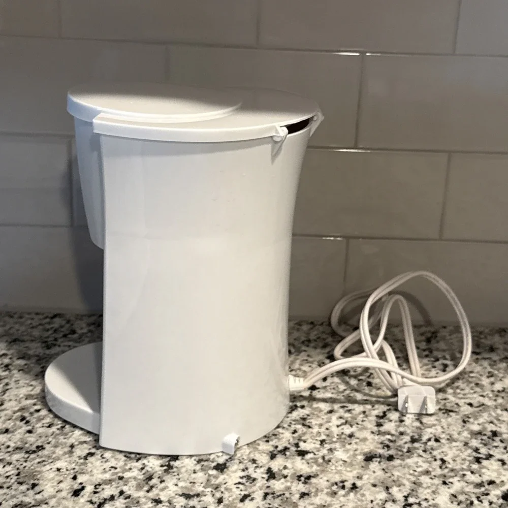 Vintage Black & Decker CUP-at-a-TIME Single Serve Drip Coffee Maker White Travel